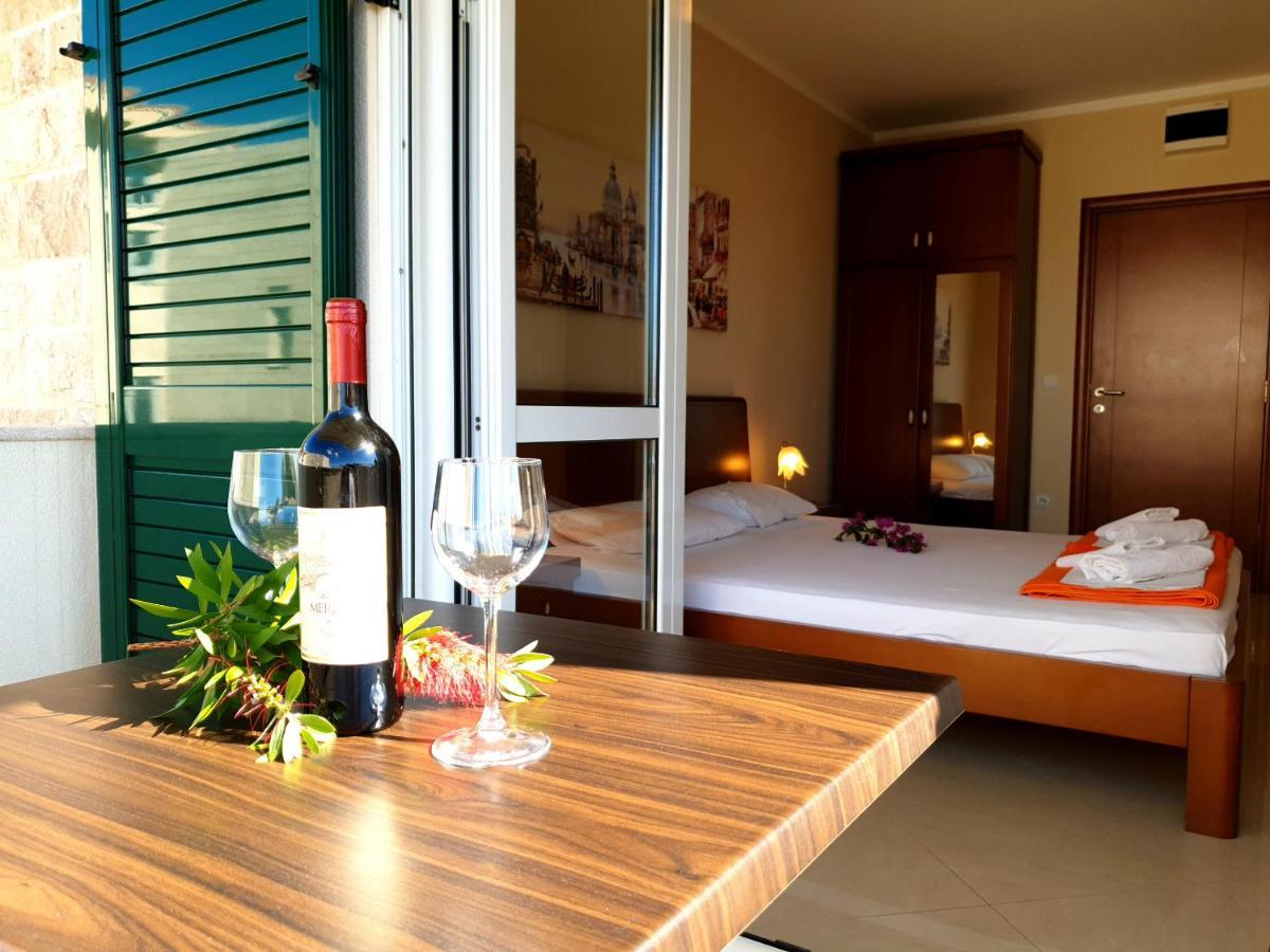 Guest House Villa Pastrovka Sveti Stefan Bagian luar foto