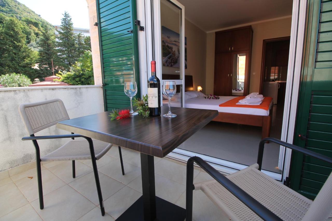 Guest House Villa Pastrovka Sveti Stefan Bagian luar foto
