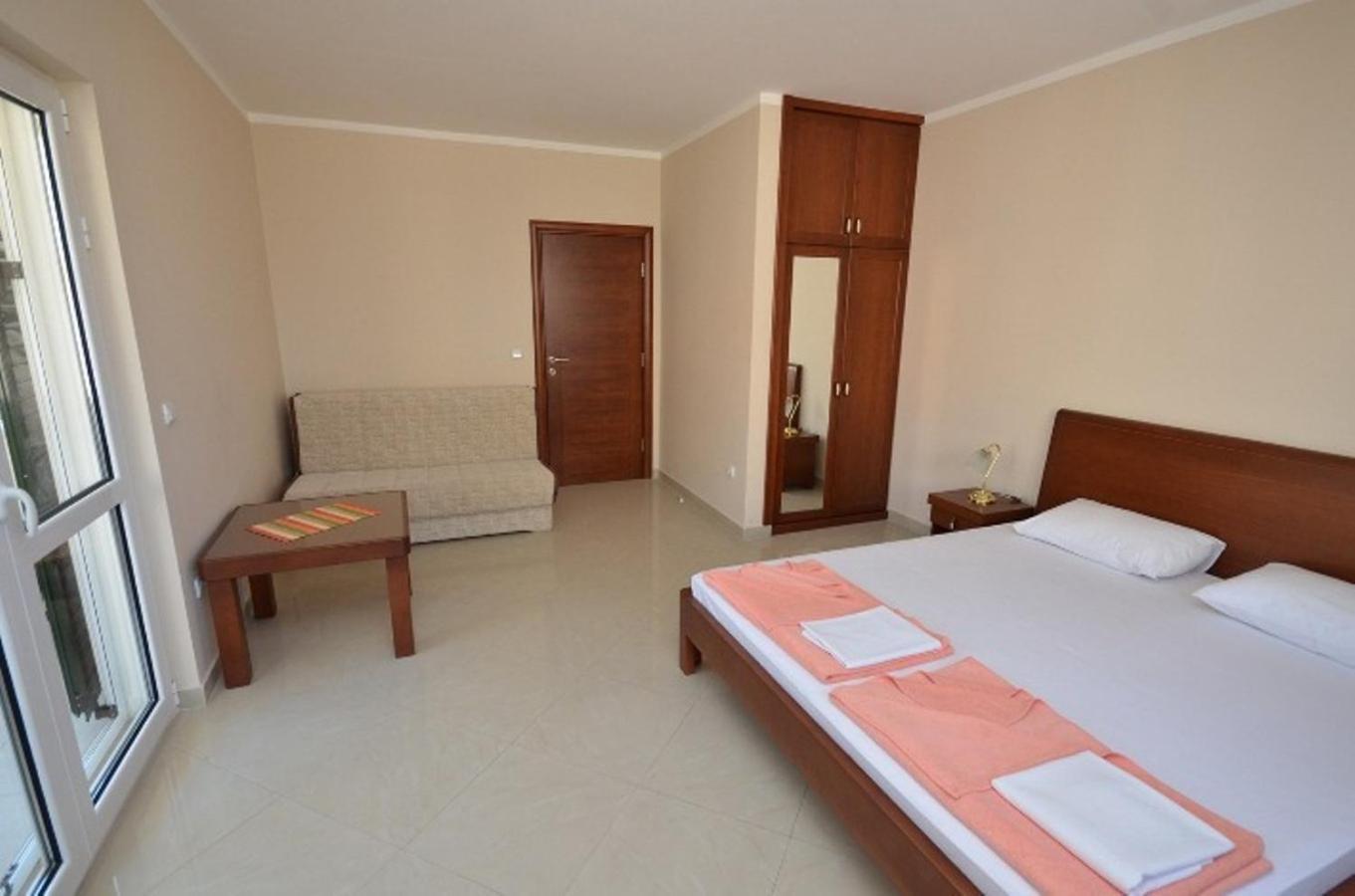 Guest House Villa Pastrovka Sveti Stefan Bagian luar foto
