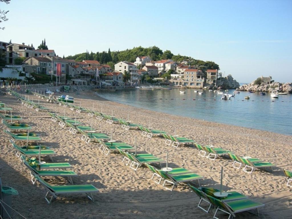 Guest House Villa Pastrovka Sveti Stefan Bagian luar foto